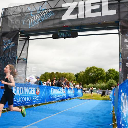 30.08.2026 - Elbe Triathlon Hamburg LAZAROV Photography http://msf.ph/oto/10090658 30.08.2026 12:55:25 Ziel 1863, 1868 meine-sportfotos.de
