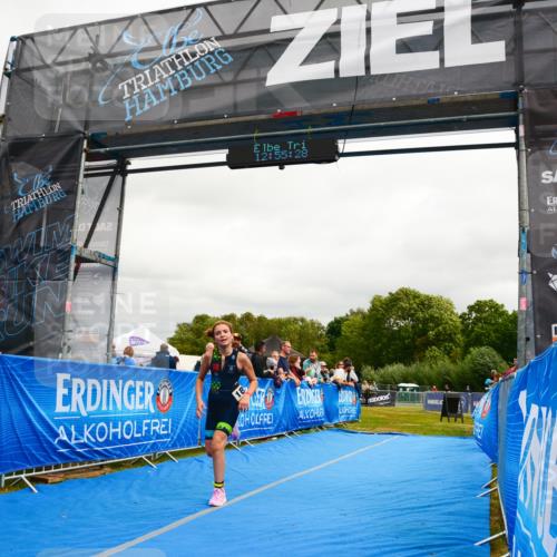 30.08.2026 - Elbe Triathlon Hamburg LAZAROV Photography http://msf.ph/oto/10090663 30.08.2026 12:55:29 Ziel 1863 meine-sportfotos.de