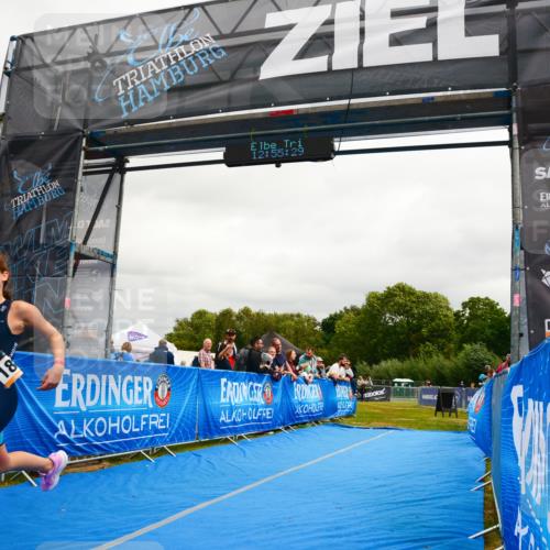 30.08.2026 - Elbe Triathlon Hamburg LAZAROV Photography http://msf.ph/oto/10090671 30.08.2026 12:55:30 Ziel 1844, 1863 meine-sportfotos.de