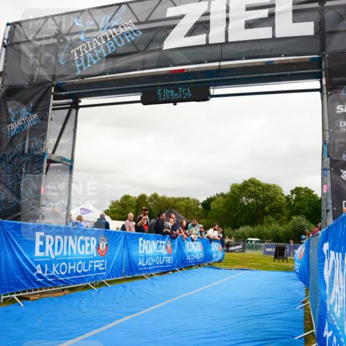 30.08.2026 - Elbe Triathlon Hamburg LAZAROV Photography http://msf.ph/oto/10090672 30.08.2026 12:55:30 Ziel 1844, 1863 meine-sportfotos.de