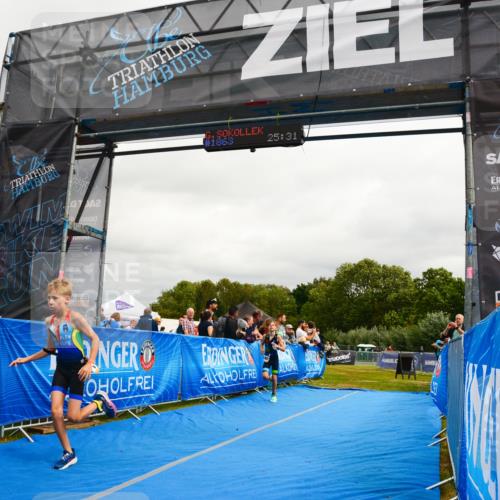 30.08.2026 - Elbe Triathlon Hamburg LAZAROV Photography http://msf.ph/oto/10090678 30.08.2026 12:55:39 Ziel 1840, 1844 meine-sportfotos.de