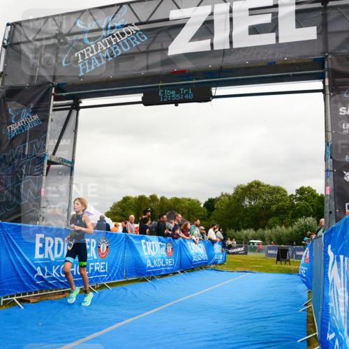 30.08.2026 - Elbe Triathlon Hamburg LAZAROV Photography http://msf.ph/oto/10090687 30.08.2026 12:55:40 Ziel 1840, 1844 meine-sportfotos.de