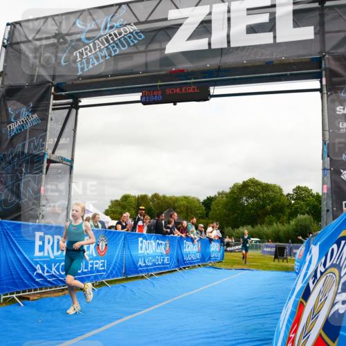 30.08.2026 - Elbe Triathlon Hamburg LAZAROV Photography http://msf.ph/oto/10090700 30.08.2026 12:56:03 Ziel 1809, 1871 meine-sportfotos.de