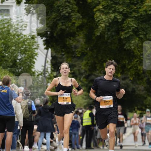 30.08.2026 - Blankeneser Heldenlauf Patografie http://msf.ph/oto/10090705 30.08.2026 12:03:04 Ziel 2078, 2079 meine-sportfotos.de
