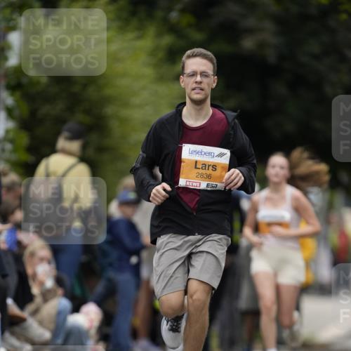 30.08.2026 - Blankeneser Heldenlauf Patografie http://msf.ph/oto/10090708 30.08.2026 12:03:11 Ziel 2078, 2079, 2836 meine-sportfotos.de
