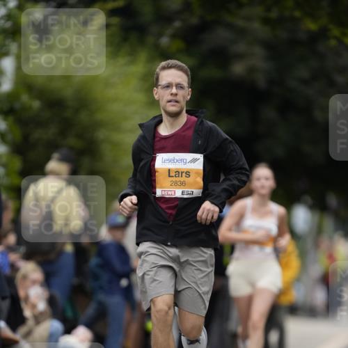 30.08.2026 - Blankeneser Heldenlauf Patografie http://msf.ph/oto/10090710 30.08.2026 12:03:11 Ziel 2078, 2079, 2836 meine-sportfotos.de