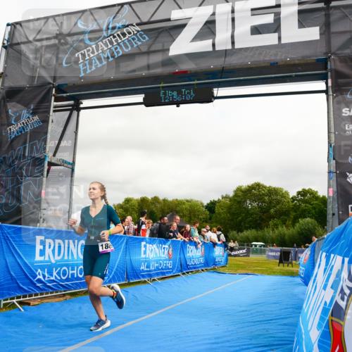 30.08.2026 - Elbe Triathlon Hamburg LAZAROV Photography http://msf.ph/oto/10090715 30.08.2026 12:56:07 Ziel 1809 meine-sportfotos.de