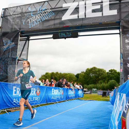 30.08.2026 - Elbe Triathlon Hamburg LAZAROV Photography http://msf.ph/oto/10090716 30.08.2026 12:56:07 Ziel 1809 meine-sportfotos.de
