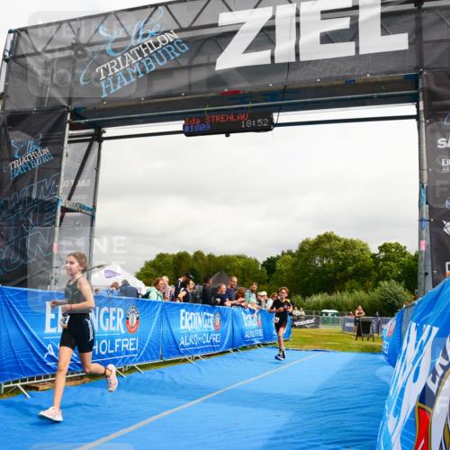 30.08.2026 - Elbe Triathlon Hamburg LAZAROV Photography http://msf.ph/oto/10090726 30.08.2026 12:56:16 Ziel 1834 meine-sportfotos.de