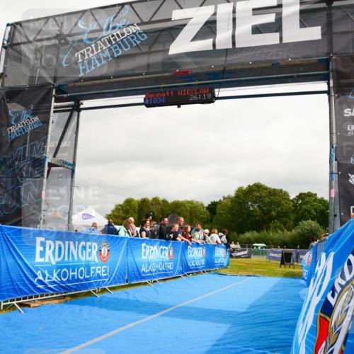 30.08.2026 - Elbe Triathlon Hamburg LAZAROV Photography http://msf.ph/oto/10090748 30.08.2026 12:56:36 Ziel  meine-sportfotos.de