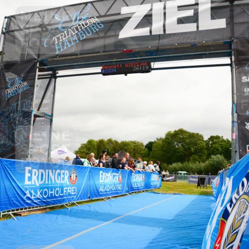 30.08.2026 - Elbe Triathlon Hamburg LAZAROV Photography http://msf.ph/oto/10090751 30.08.2026 12:56:37 Ziel  meine-sportfotos.de