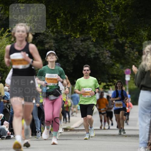 30.08.2026 - Blankeneser Heldenlauf Patografie http://msf.ph/oto/10090758 30.08.2026 12:03:32 Ziel 2172, 2281, 2457, 2552, 2767, 2768, 2872 meine-sportfotos.de