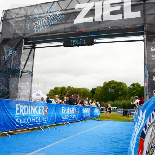 30.08.2026 - Elbe Triathlon Hamburg LAZAROV Photography http://msf.ph/oto/10090771 30.08.2026 12:56:50 Ziel 1835, 1848 meine-sportfotos.de