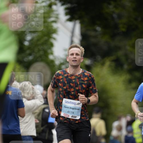 30.08.2026 - Blankeneser Heldenlauf Patografie http://msf.ph/oto/10090780 30.08.2026 12:03:44 Ziel 2444, 2460, 2682, 4174, 4185 meine-sportfotos.de