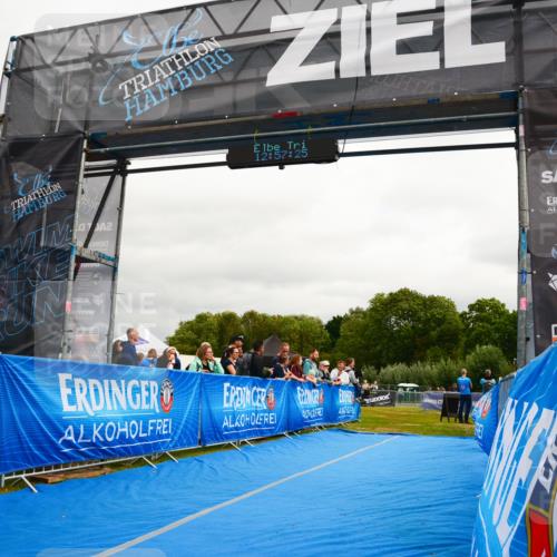 30.08.2026 - Elbe Triathlon Hamburg LAZAROV Photography http://msf.ph/oto/10090833 30.08.2026 12:57:26 Ziel 1849, 1853 meine-sportfotos.de