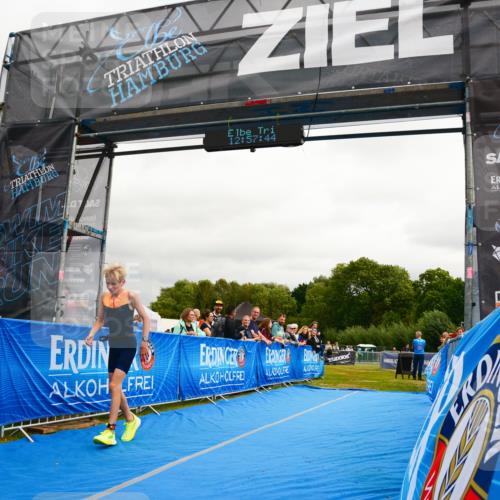 30.08.2026 - Elbe Triathlon Hamburg LAZAROV Photography http://msf.ph/oto/10090840 30.08.2026 12:57:44 Ziel 1792 meine-sportfotos.de