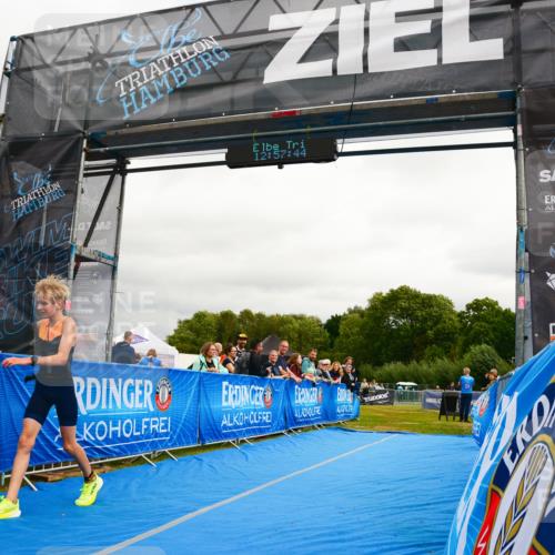 30.08.2026 - Elbe Triathlon Hamburg LAZAROV Photography http://msf.ph/oto/10090845 30.08.2026 12:57:45 Ziel 1792 meine-sportfotos.de