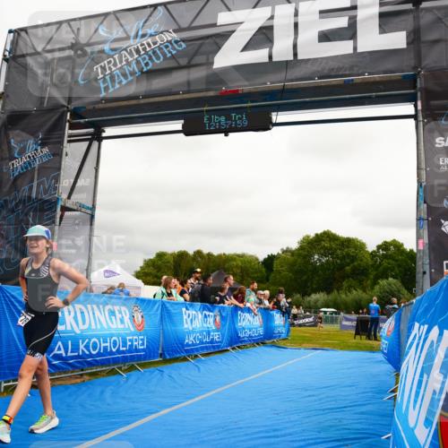 30.08.2026 - Elbe Triathlon Hamburg LAZAROV Photography http://msf.ph/oto/10090861 30.08.2026 12:58:00 Ziel 1776 meine-sportfotos.de