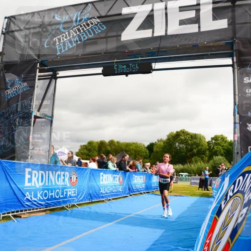 30.08.2026 - Elbe Triathlon Hamburg LAZAROV Photography http://msf.ph/oto/10090871 30.08.2026 13:02:28 Ziel 1797, 1820, 1889 meine-sportfotos.de