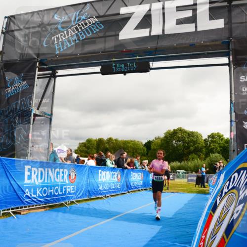30.08.2026 - Elbe Triathlon Hamburg LAZAROV Photography http://msf.ph/oto/10090873 30.08.2026 13:02:28 Ziel 1797, 1820, 1889 meine-sportfotos.de