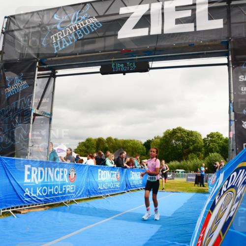 30.08.2026 - Elbe Triathlon Hamburg LAZAROV Photography http://msf.ph/oto/10090874 30.08.2026 13:02:29 Ziel 1797, 1820, 1889 meine-sportfotos.de