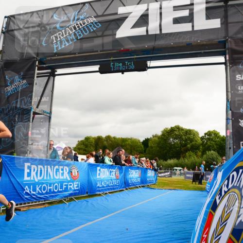 30.08.2026 - Elbe Triathlon Hamburg LAZAROV Photography http://msf.ph/oto/10090893 30.08.2026 13:02:31 Ziel 1820, 1889 meine-sportfotos.de