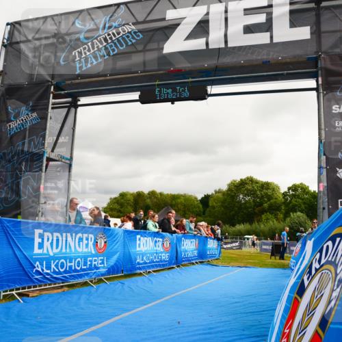 30.08.2026 - Elbe Triathlon Hamburg LAZAROV Photography http://msf.ph/oto/10090897 30.08.2026 13:02:32 Ziel 1820, 1889 meine-sportfotos.de