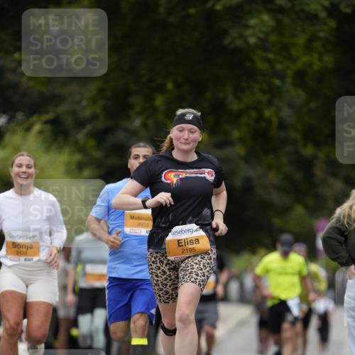 30.08.2026 - Blankeneser Heldenlauf Patografie http://msf.ph/oto/10090923 30.08.2026 12:05:24 Ziel 2090, 2195, 2428, 2951 meine-sportfotos.de