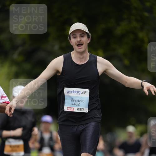 30.08.2026 - Blankeneser Heldenlauf Patografie http://msf.ph/oto/10090953 30.08.2026 12:06:03 Ziel 2174, 4482 meine-sportfotos.de
