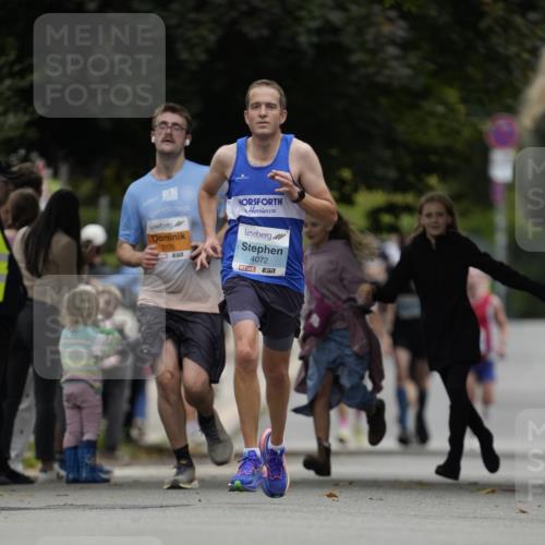 30.08.2026 - Blankeneser Heldenlauf Patografie http://msf.ph/oto/10090978 30.08.2026 12:06:31 Ziel 2136, 2370, 2425, 2744, 4157 meine-sportfotos.de