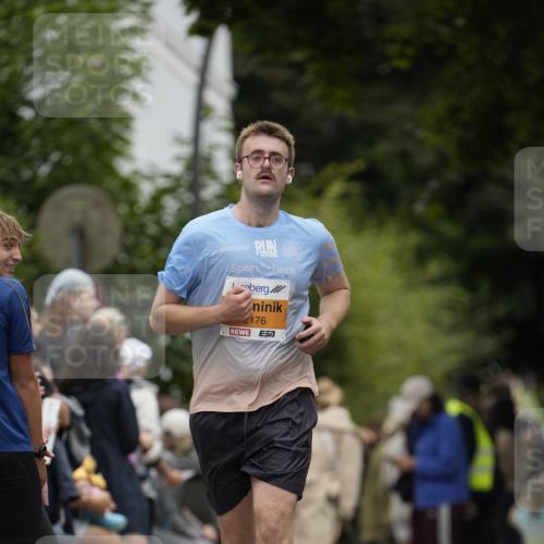 30.08.2026 - Blankeneser Heldenlauf Patografie http://msf.ph/oto/10090984 30.08.2026 12:06:40 Ziel 2136, 2176, 2744, 4072 meine-sportfotos.de