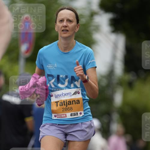 30.08.2026 - Blankeneser Heldenlauf Patografie http://msf.ph/oto/10091004 30.08.2026 12:07:13 Ziel 2715, 2857, 2868 meine-sportfotos.de