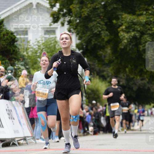 30.08.2026 - Blankeneser Heldenlauf Patografie http://msf.ph/oto/10091083 30.08.2026 12:09:24 Ziel 2036, 2076, 2077, 2157, 2422 meine-sportfotos.de