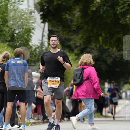 30.08.2026 - Blankeneser Heldenlauf Patografie http://msf.ph/oto/10091086 30.08.2026 12:09:26 Ziel 2036, 2055, 2076, 2077, 2157, 2422 meine-sportfotos.de
