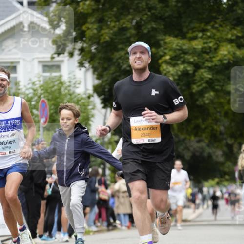 30.08.2026 - Blankeneser Heldenlauf Patografie http://msf.ph/oto/10091101 30.08.2026 12:09:44 Ziel 2096, 2340, 2788, 4259, 4473 meine-sportfotos.de