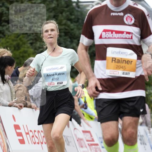 30.08.2026 - Blankeneser Heldenlauf Patografie http://msf.ph/oto/10091152 30.08.2026 12:10:50 Ziel 2045, 2393, 4127, 4137, 4202, 4342, 4367 meine-sportfotos.de
