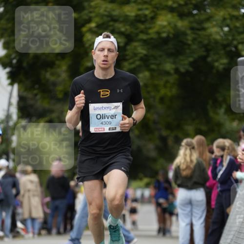 30.08.2026 - Blankeneser Heldenlauf Patografie http://msf.ph/oto/10091156 30.08.2026 12:10:56 Ziel 2393, 2912, 4202, 4309 meine-sportfotos.de