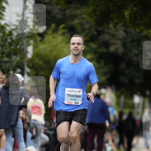 30.08.2026 - Blankeneser Heldenlauf Patografie http://msf.ph/oto/10091270 30.08.2026 12:13:55 Ziel 2636, 4017, 4162, 4214, 4396, 4459 meine-sportfotos.de