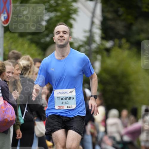 30.08.2026 - Blankeneser Heldenlauf Patografie http://msf.ph/oto/10091274 30.08.2026 12:13:56 Ziel 2636, 4017, 4162, 4214 meine-sportfotos.de