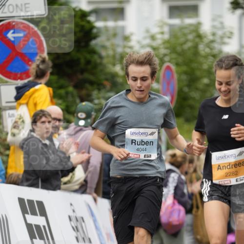 30.08.2026 - Blankeneser Heldenlauf Patografie http://msf.ph/oto/10091287 30.08.2026 12:14:19 Ziel 2130, 2282, 2283, 4044 meine-sportfotos.de