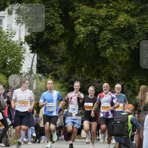 30.08.2026 - Blankeneser Heldenlauf Patografie http://msf.ph/oto/10091308 30.08.2026 12:15:01 Ziel 2070, 2071, 2676, 2784, 4031, 4416 meine-sportfotos.de