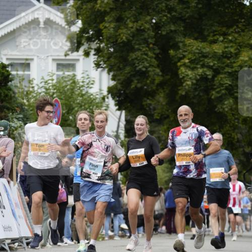 30.08.2026 - Blankeneser Heldenlauf Patografie http://msf.ph/oto/10091311 30.08.2026 12:15:03 Ziel 2070, 2071, 2784, 2954, 4031, 4416 meine-sportfotos.de