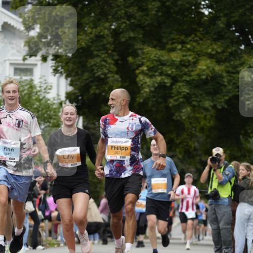 30.08.2026 - Blankeneser Heldenlauf Patografie http://msf.ph/oto/10091312 30.08.2026 12:15:04 Ziel 2070, 2071, 2784, 2954, 4031, 4416 meine-sportfotos.de