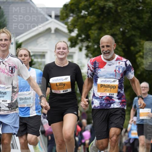 30.08.2026 - Blankeneser Heldenlauf Patografie http://msf.ph/oto/10091314 30.08.2026 12:15:06 Ziel 2070, 2071, 2784, 2954, 4031, 4416 meine-sportfotos.de