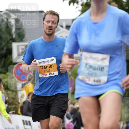 30.08.2026 - Blankeneser Heldenlauf Patografie http://msf.ph/oto/10091339 30.08.2026 12:15:35 Ziel 2038, 2527, 2727, 2728, 2866, 4069, 4120 meine-sportfotos.de