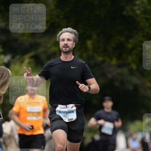30.08.2026 - Blankeneser Heldenlauf Patografie http://msf.ph/oto/10091371 30.08.2026 12:16:23 Ziel 2268, 2309, 4182, 4451 meine-sportfotos.de