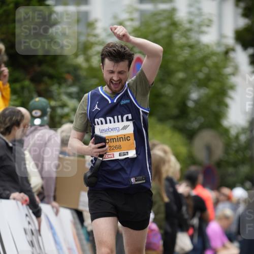 30.08.2026 - Blankeneser Heldenlauf Patografie http://msf.ph/oto/10091374 30.08.2026 12:16:25 Ziel 2268, 2309, 4182, 4451 meine-sportfotos.de