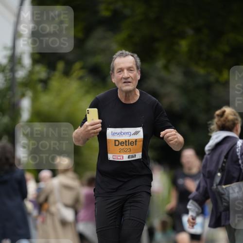 30.08.2026 - Blankeneser Heldenlauf Patografie http://msf.ph/oto/10091393 30.08.2026 12:16:52 Ziel 2523, 2742, 2747, 4080 meine-sportfotos.de