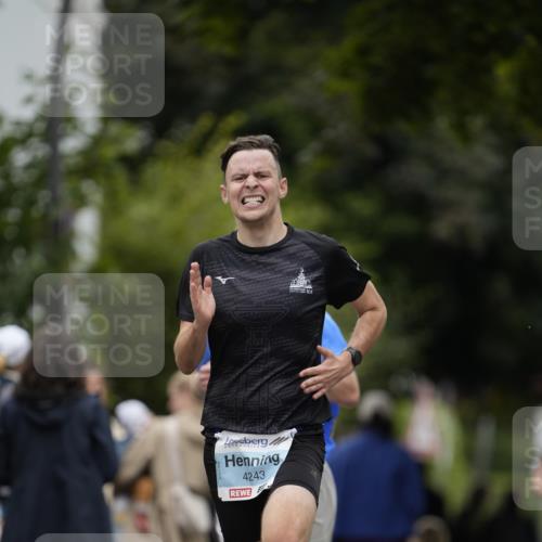 30.08.2026 - Blankeneser Heldenlauf Patografie http://msf.ph/oto/10091396 30.08.2026 12:16:57 Ziel 2523, 4243, 4424 meine-sportfotos.de