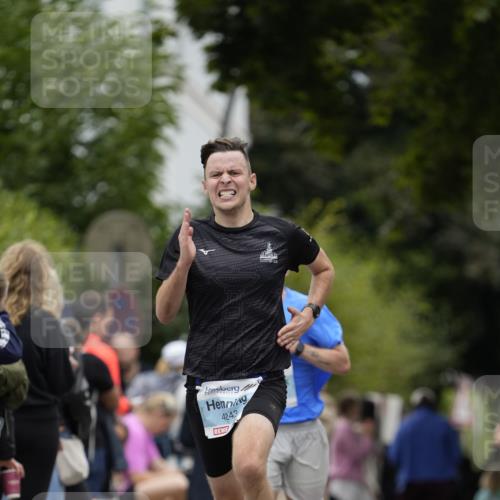 30.08.2026 - Blankeneser Heldenlauf Patografie http://msf.ph/oto/10091398 30.08.2026 12:16:58 Ziel 2523, 4243, 4424 meine-sportfotos.de
